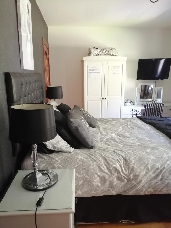 J And J Guest House Ballycastle Luaran gambar